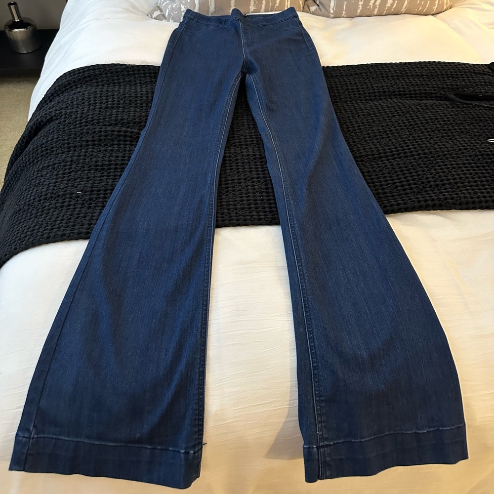 William B - flare jeans